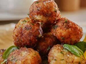 POLPETTE DI PESCE FRITTE AI CAPPERI POLPETTE DI PESCE FRITTE AI CAPPERI